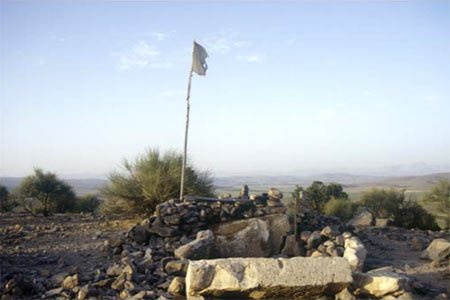 Imamzadeh Hazrat Yaqub, blocs travaillés à la manière achéménide.